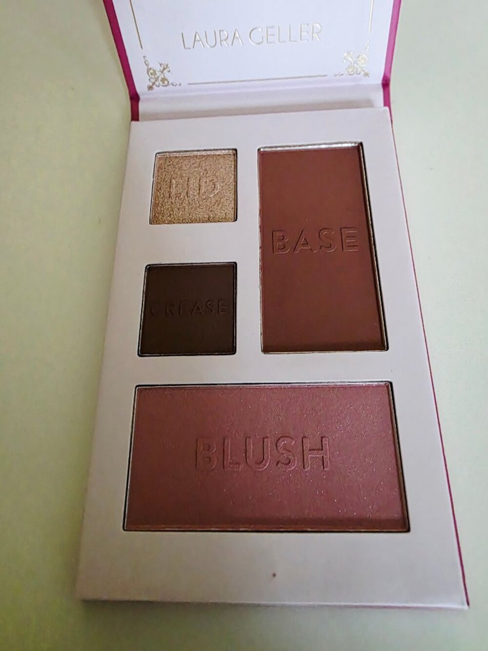 Laura Gellar "Glam On The Go" Face and Eye Palette - Picture 3 of 5